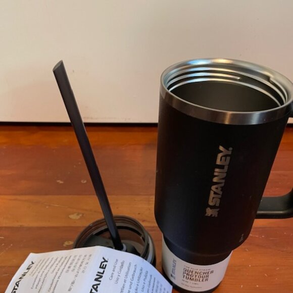 NEW Stanley Water Bottle 40 oz Flip Straw Quencher Tumbler Black *PLS READ - Picture 10 of 13